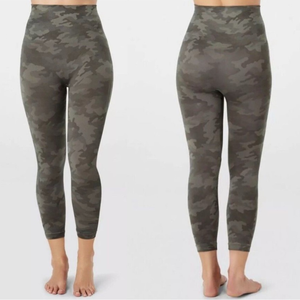 SPANX Look at Me Now Light Green Camouflage Leggings Size XSmall